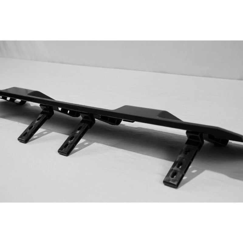 Car roof spoiler